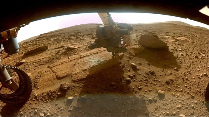 नासा के रोवर ने भेजी  मंगल ग्रह से ऐसी तस्वीरें जिसे देख कर उड़ जाएगें आप के होश  
